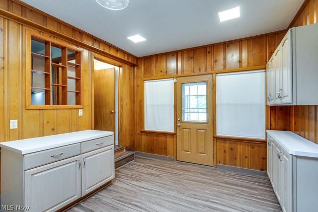 2031 W Pleasant Valley Road, Parma, OH 44134