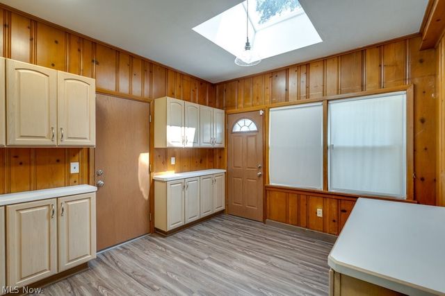 2031 W Pleasant Valley Road, Parma, OH 44134