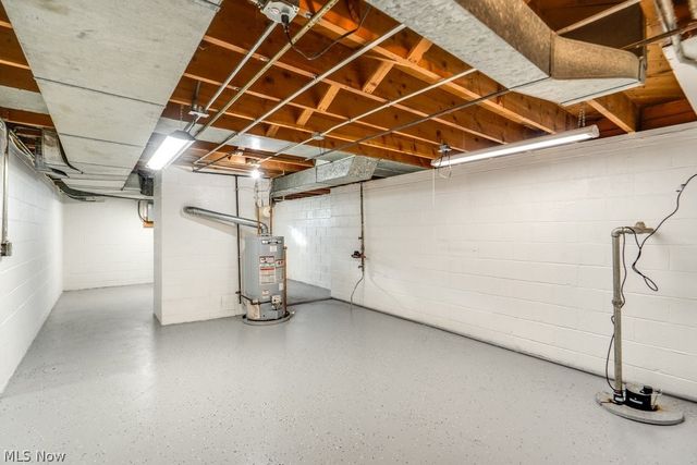 2031 W Pleasant Valley Road, Parma, OH 44134