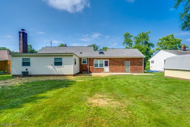 2031 W Pleasant Valley Road, Parma, OH 44134