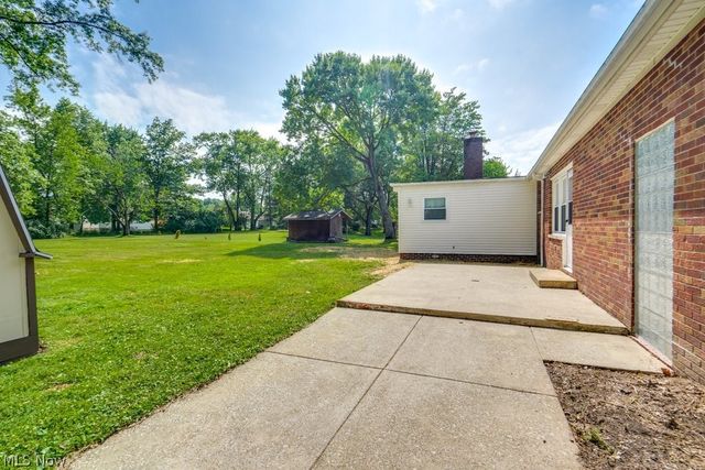 2031 W Pleasant Valley Road, Parma, OH 44134