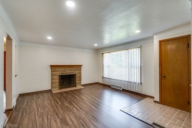 2031 W Pleasant Valley Road, Parma, OH 44134