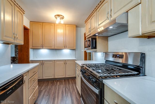 2031 W Pleasant Valley Road, Parma, OH 44134