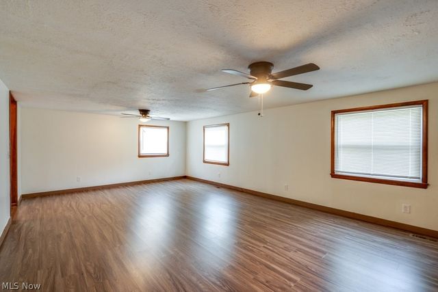 2031 W Pleasant Valley Road, Parma, OH 44134