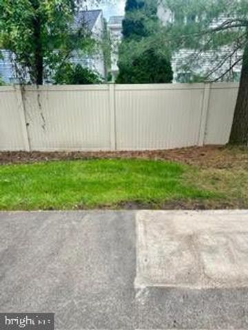 102 TEAL CT, East Windsor, NJ 08520