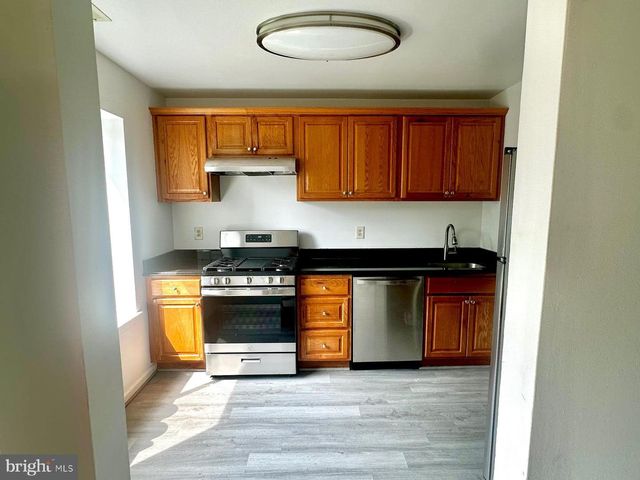 102 TEAL CT, East Windsor, NJ 08520