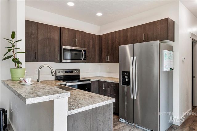 1325 Albany St, Caldwell, ID 83605
