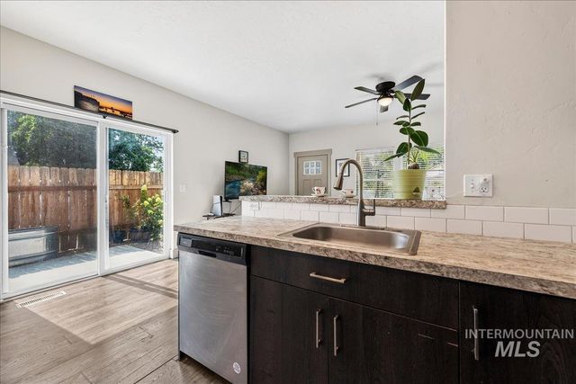 1325 Albany St, Caldwell, ID 83605