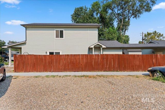 1325 Albany St, Caldwell, ID 83605