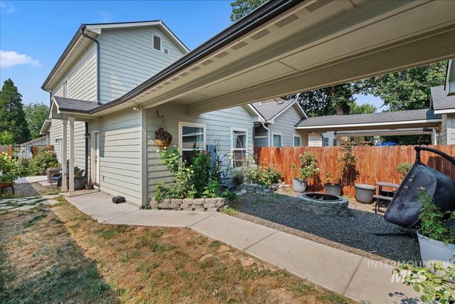 1325 Albany St, Caldwell, ID 83605