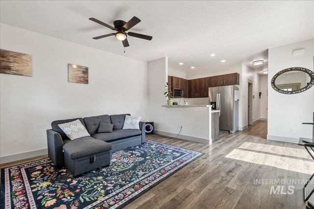 1325 Albany St, Caldwell, ID 83605
