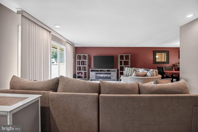 615 HOYT RD, Huntingdon Valley, PA 19006