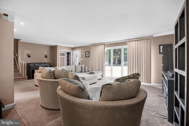 615 HOYT RD, Huntingdon Valley, PA 19006