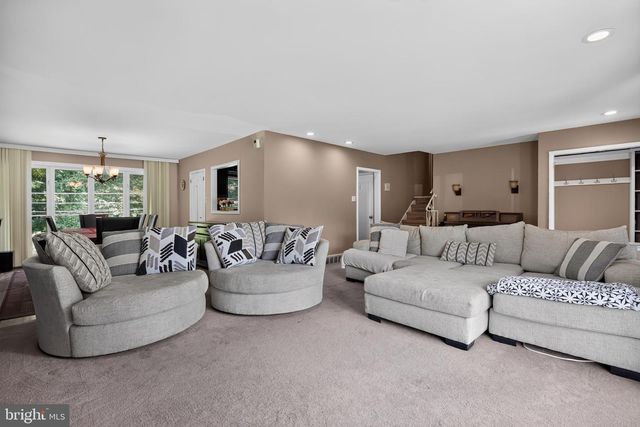 615 HOYT RD, Huntingdon Valley, PA 19006