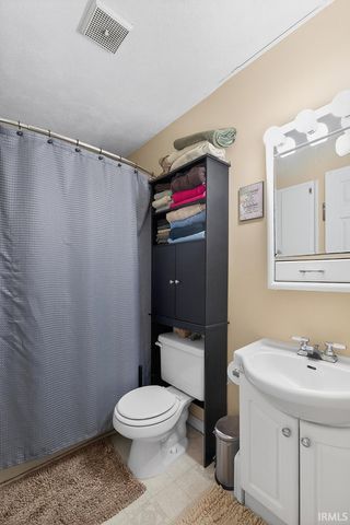 29239 Kauffman Street, Elkhart, IN 46517