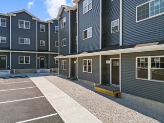 77 Hunter NA, Fall River, MA 02721