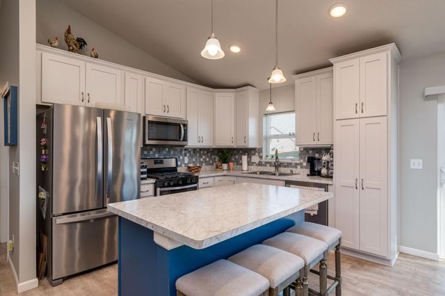 1000 Mulberry Avenue NE, Montgomery, MN 56069