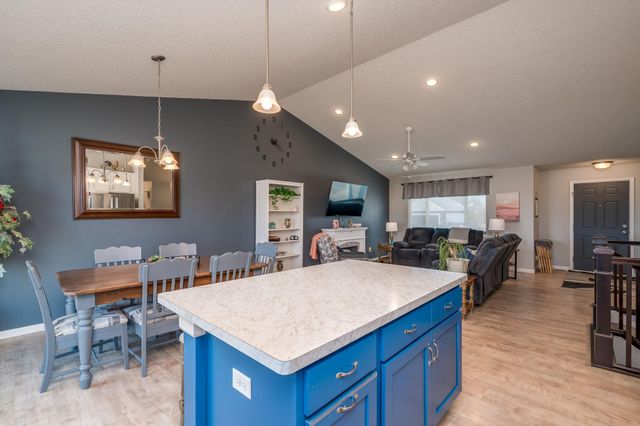 1000 Mulberry Avenue NE, Montgomery, MN 56069