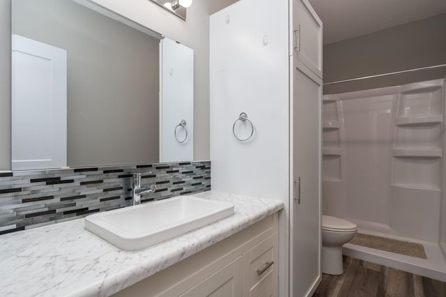 1000 Mulberry Avenue NE, Montgomery, MN 56069