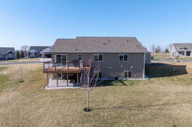 1000 Mulberry Avenue NE, Montgomery, MN 56069