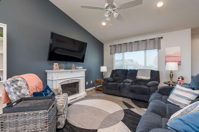 1000 Mulberry Avenue NE, Montgomery, MN 56069