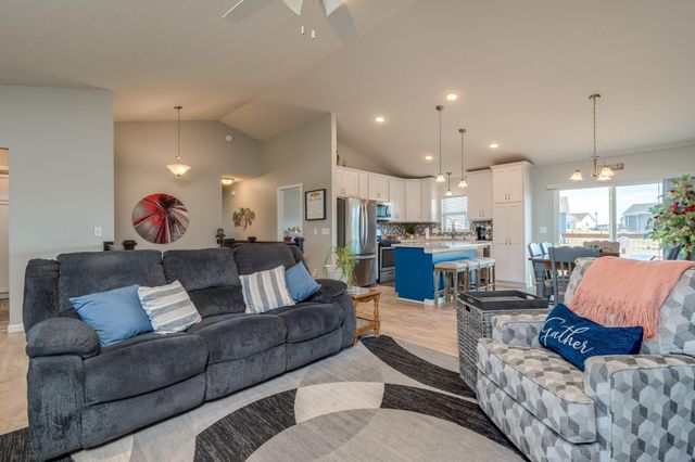 1000 Mulberry Avenue NE, Montgomery, MN 56069