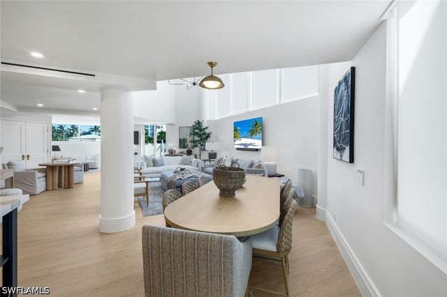 4041 Gulf Shore BLVD N 109, Naples, FL 34103