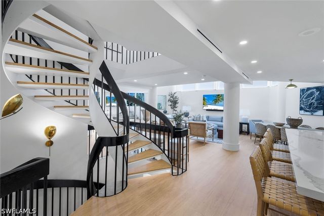 4041 Gulf Shore BLVD N 109, Naples, FL 34103