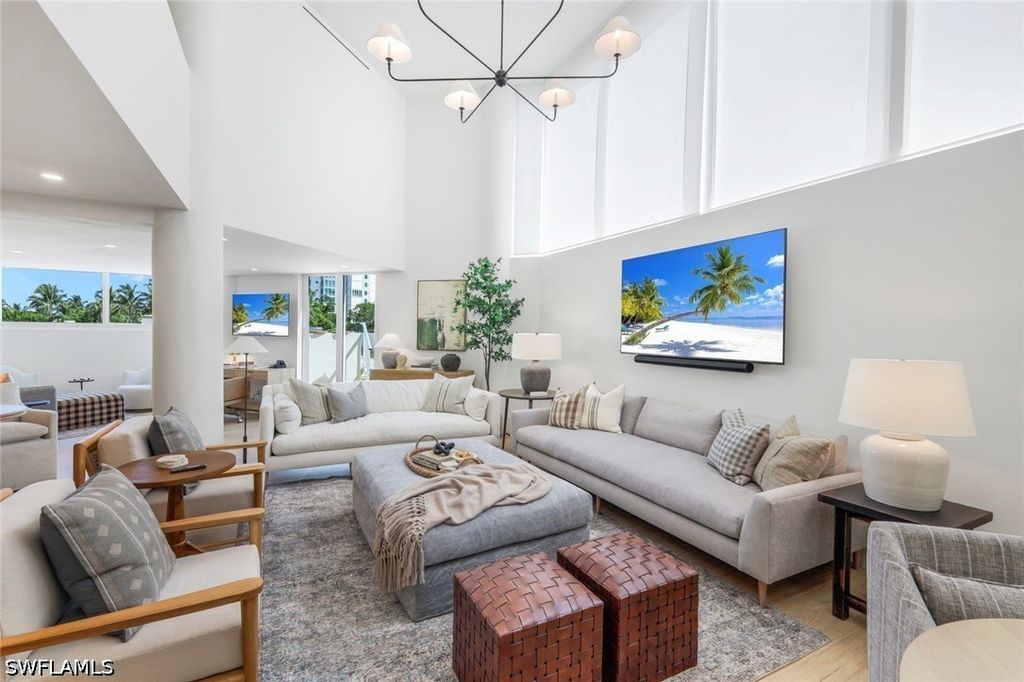 4041 Gulf Shore BLVD N 109, Naples, FL 34103