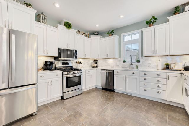 7395 E Hudson Pointe Lane, New Carlisle, IN 46552