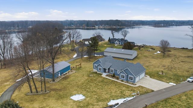 7395 E Hudson Pointe Lane, New Carlisle, IN 46552