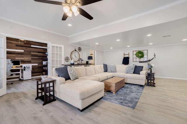 7395 E Hudson Pointe Lane, New Carlisle, IN 46552