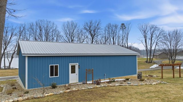 7395 E Hudson Pointe Lane, New Carlisle, IN 46552