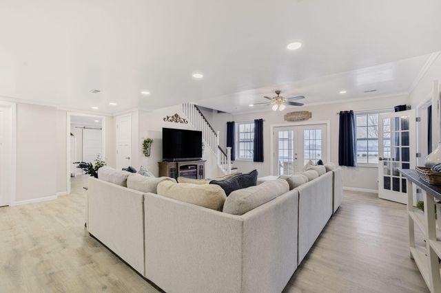 7395 E Hudson Pointe Lane, New Carlisle, IN 46552