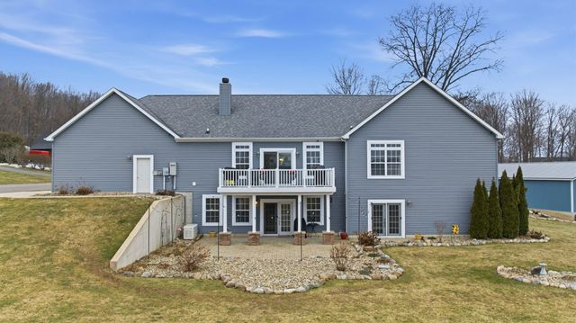 7395 E Hudson Pointe Lane, New Carlisle, IN 46552