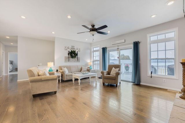 7395 E Hudson Pointe Lane, New Carlisle, IN 46552