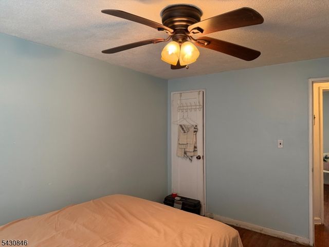 16 Carolyn Ter, Roselle Boro, NJ 07203