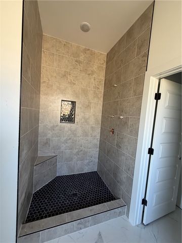 709 SW Barn Valley Road, Bentonville, AR 72712