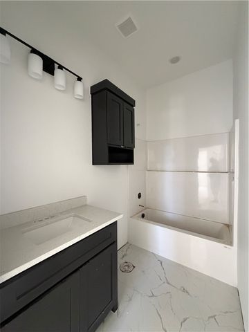 709 SW Barn Valley Road, Bentonville, AR 72712