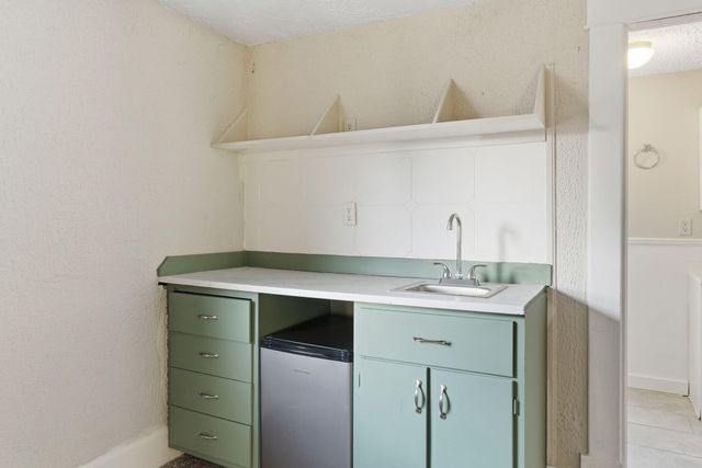 1203 W Mount Vernon Street, Springfield, MO 65806