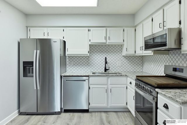 906 Brenton Avenue, Bellevue, NE 68005