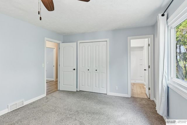 906 Brenton Avenue, Bellevue, NE 68005