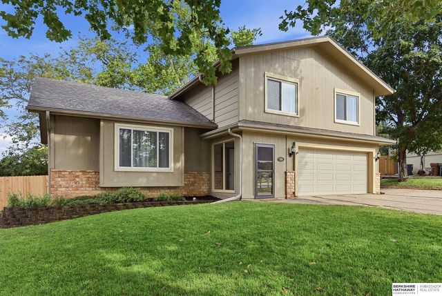 906 Brenton Avenue, Bellevue, NE 68005