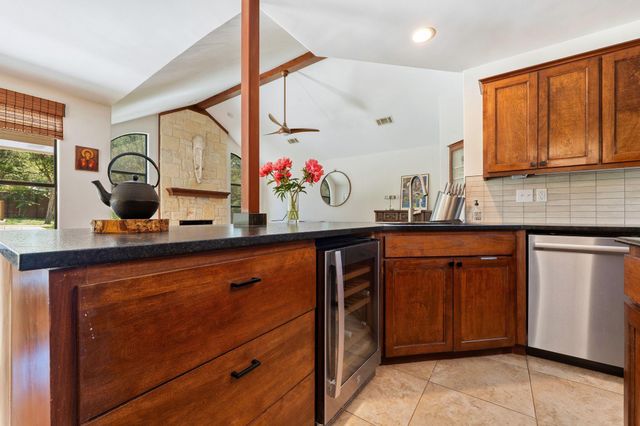 105 N Laurelwood DR, Austin, TX 78733
