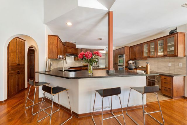 105 N Laurelwood DR, Austin, TX 78733