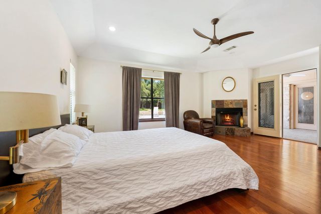 105 N Laurelwood DR, Austin, TX 78733
