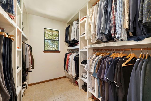 105 N Laurelwood DR, Austin, TX 78733