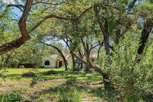105 N Laurelwood DR, Austin, TX 78733