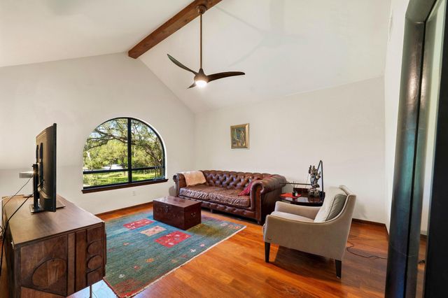 105 N Laurelwood DR, Austin, TX 78733