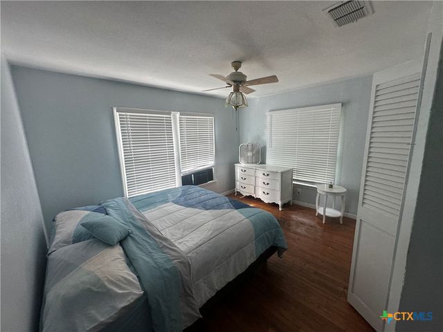 502 Tommy Drive, Port Lavaca, TX 77979